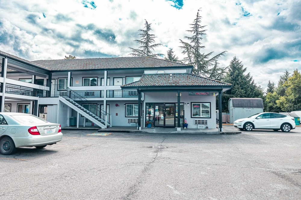 Sumner Motor Inn 47/55