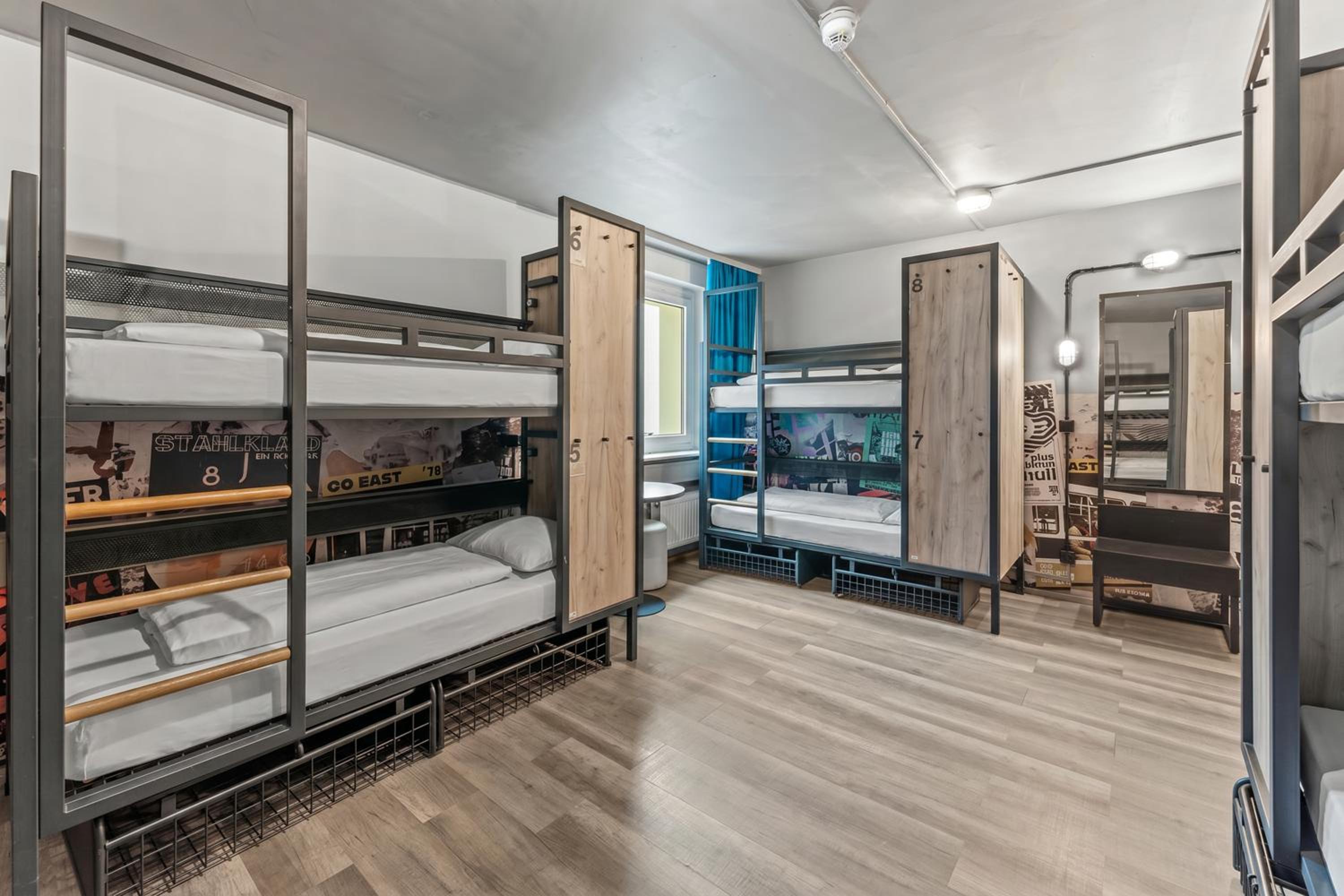 Room, 8 Beds, 8 Bunk Beds