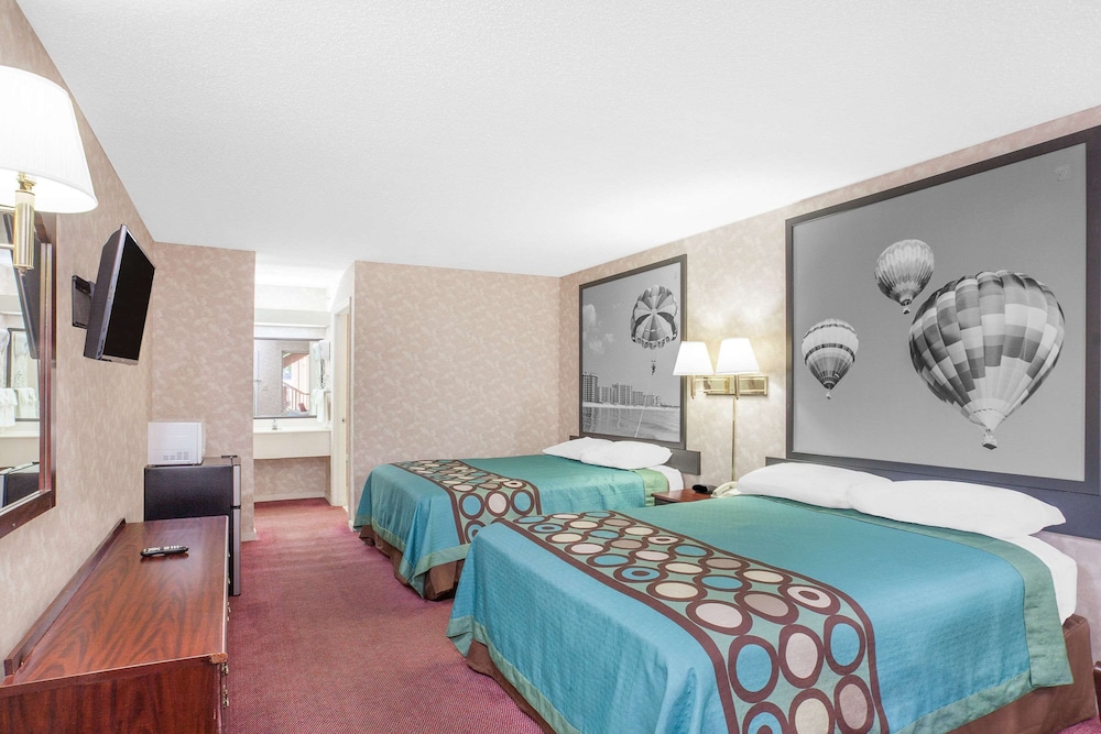 Super 8 by Wyndham Decatur Priceville 7/19