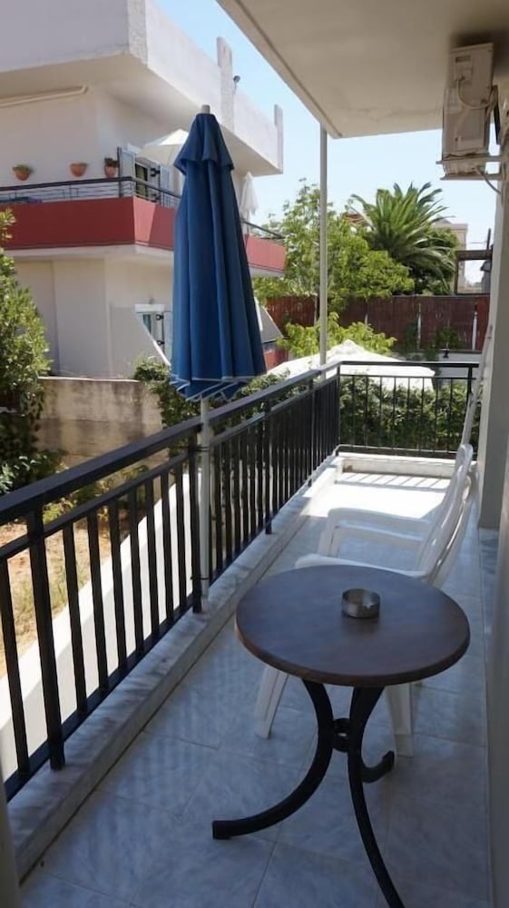 Niriis Hotel 44/50