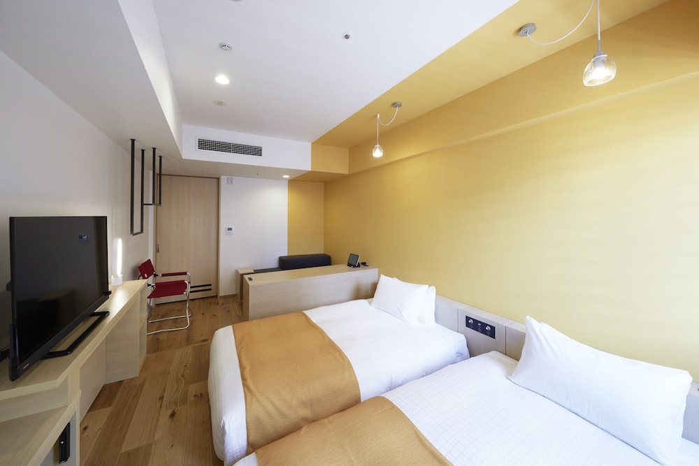 DELUXE, TWIN BEDS