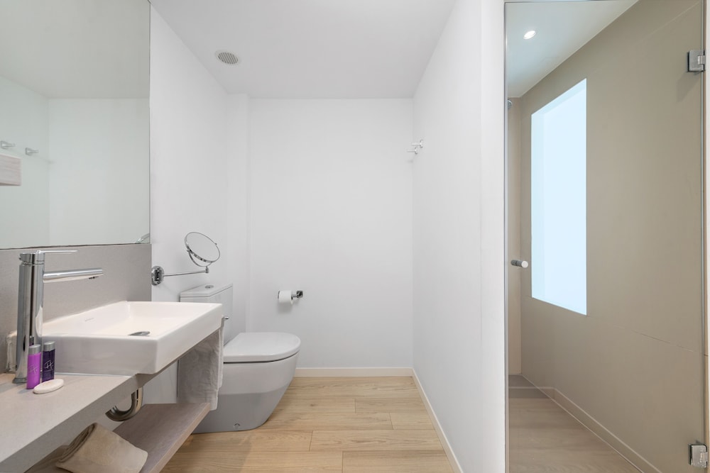 Llaut Boutique Hotel 49/50
