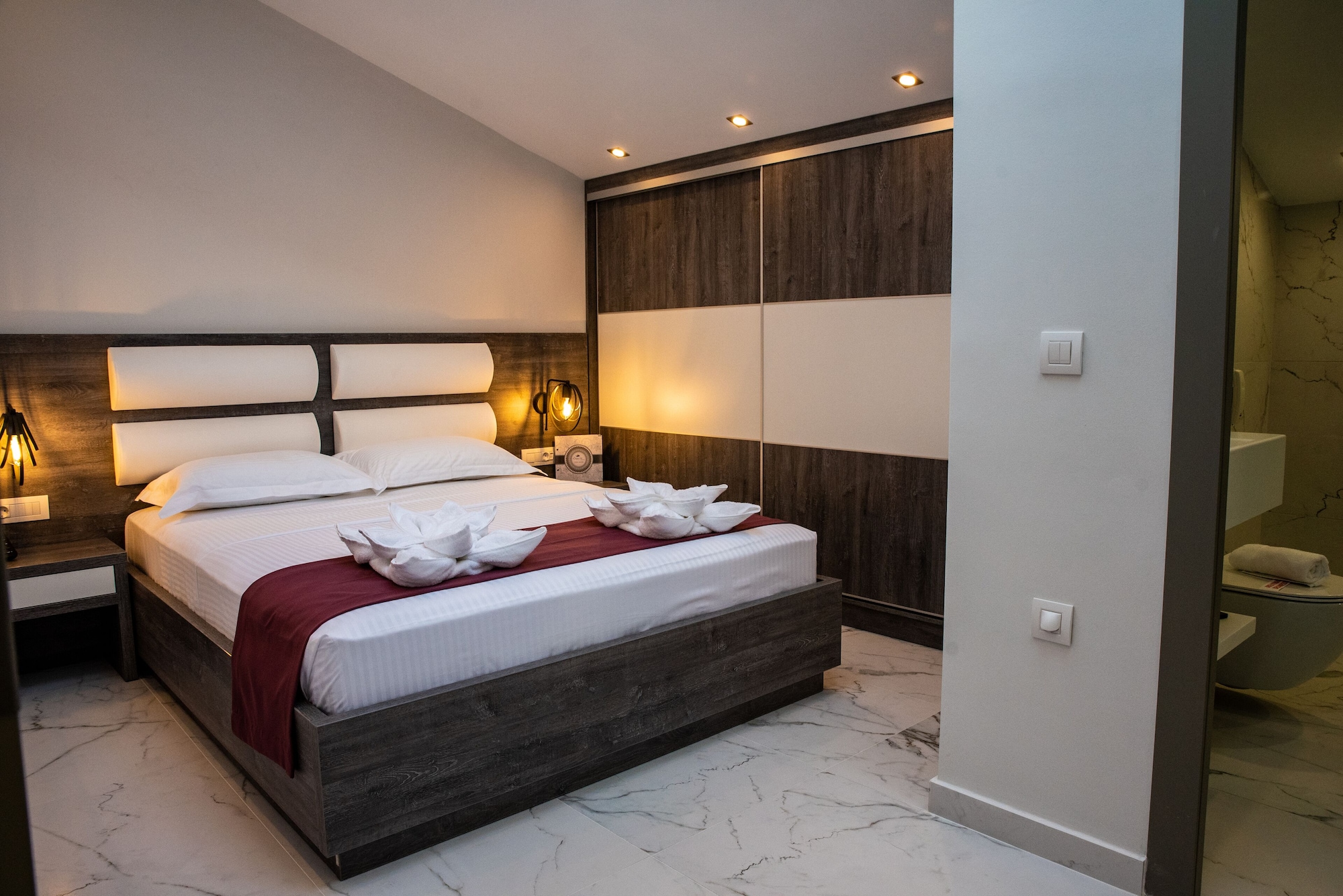 Room, Queen Bed, No Balcony, Attic