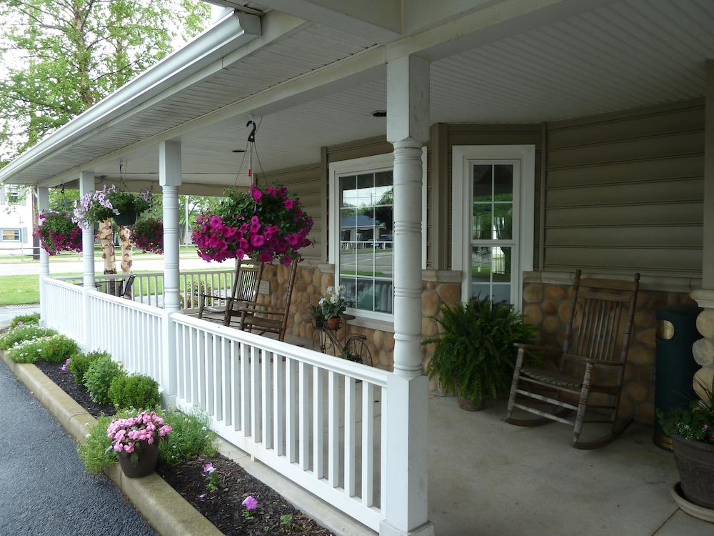 Hearthstone Inn & Suites 6/65