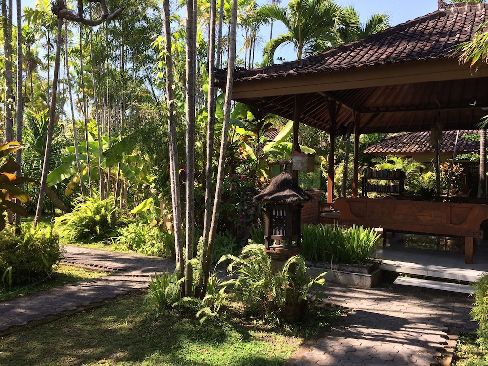BUMI AYU BUNGALOWS 53/66