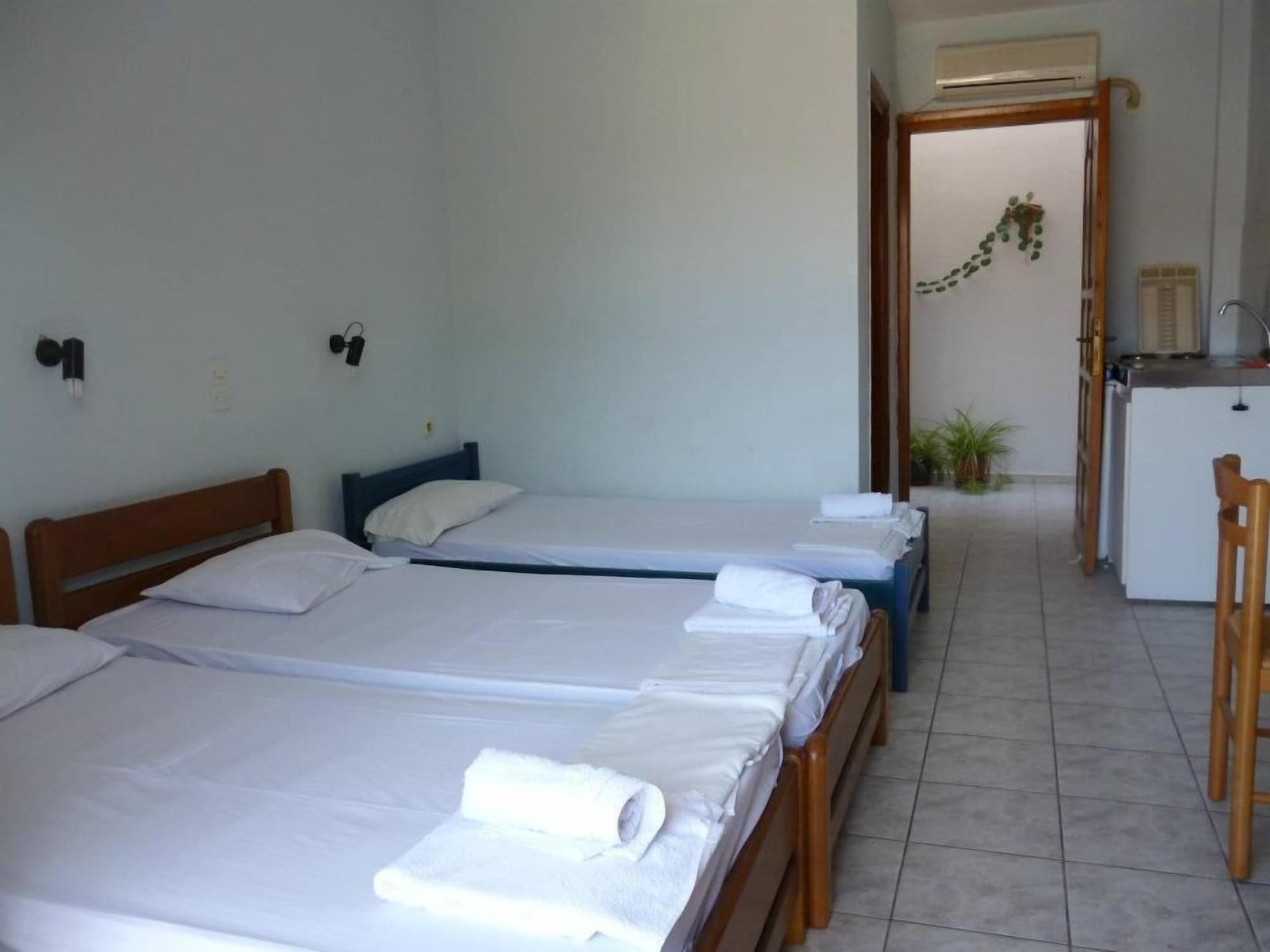 ROOM, TRIPLE, GROUND FLOOR