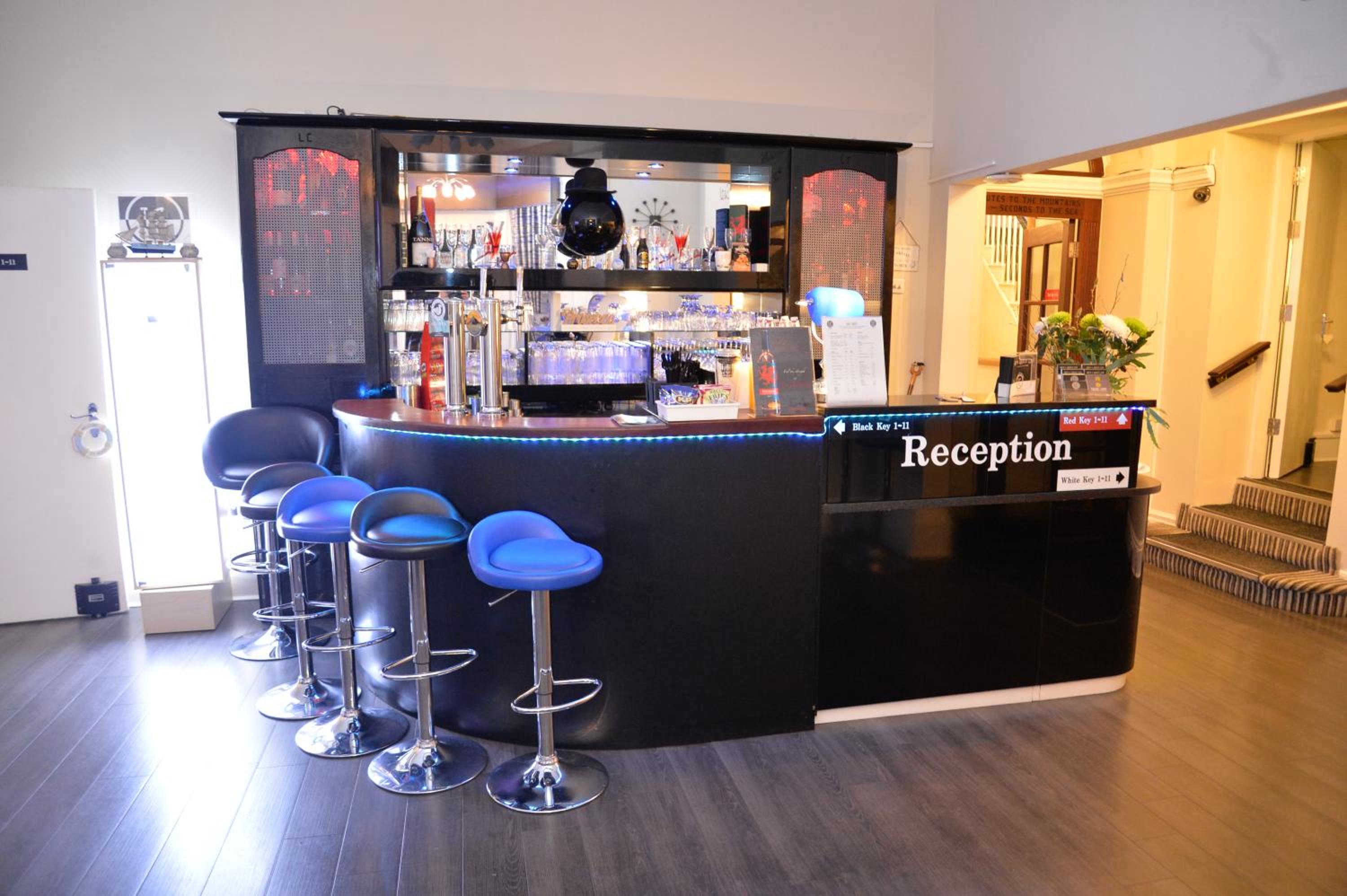 Lauriston Court Hotel 7/30