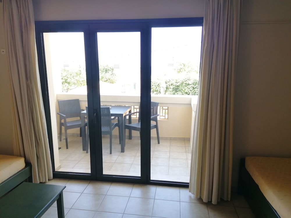 Villiana Holiday Apartments 18/50