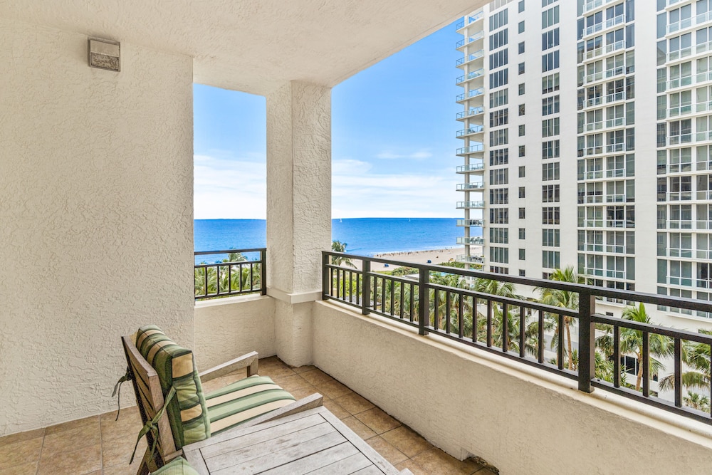 Palm Beach Singer Island Resort and Spa Luxury Suites 43/50