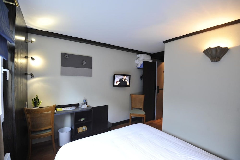 COTTAGE HOTEL 20/50