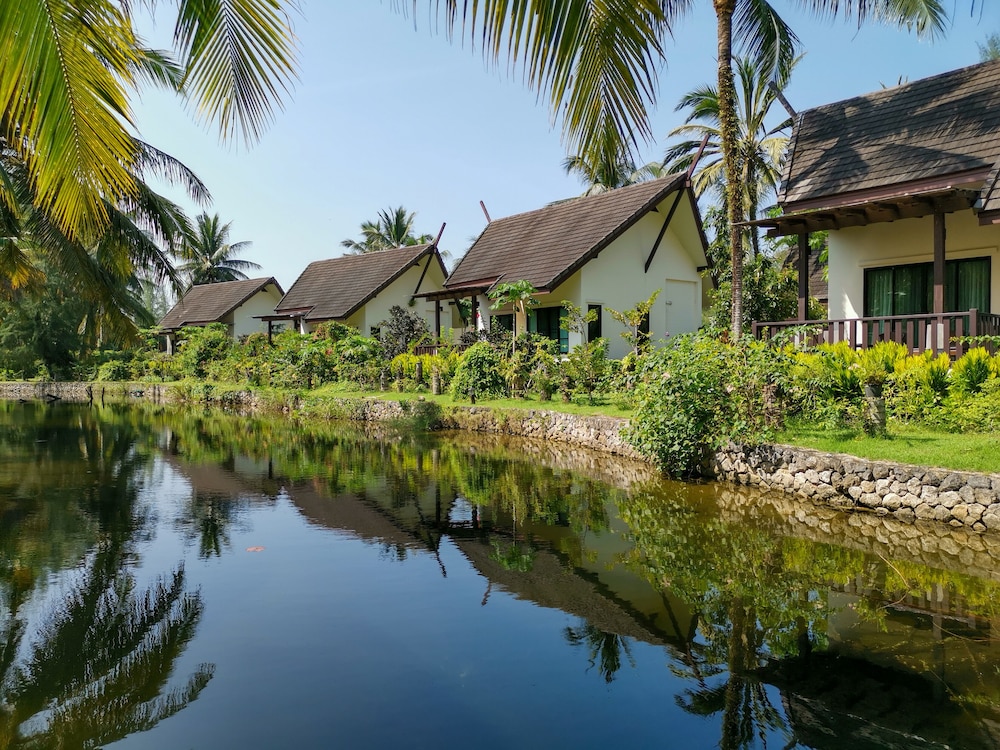 Khao Lak Blue Lagoon Resort 30/42
