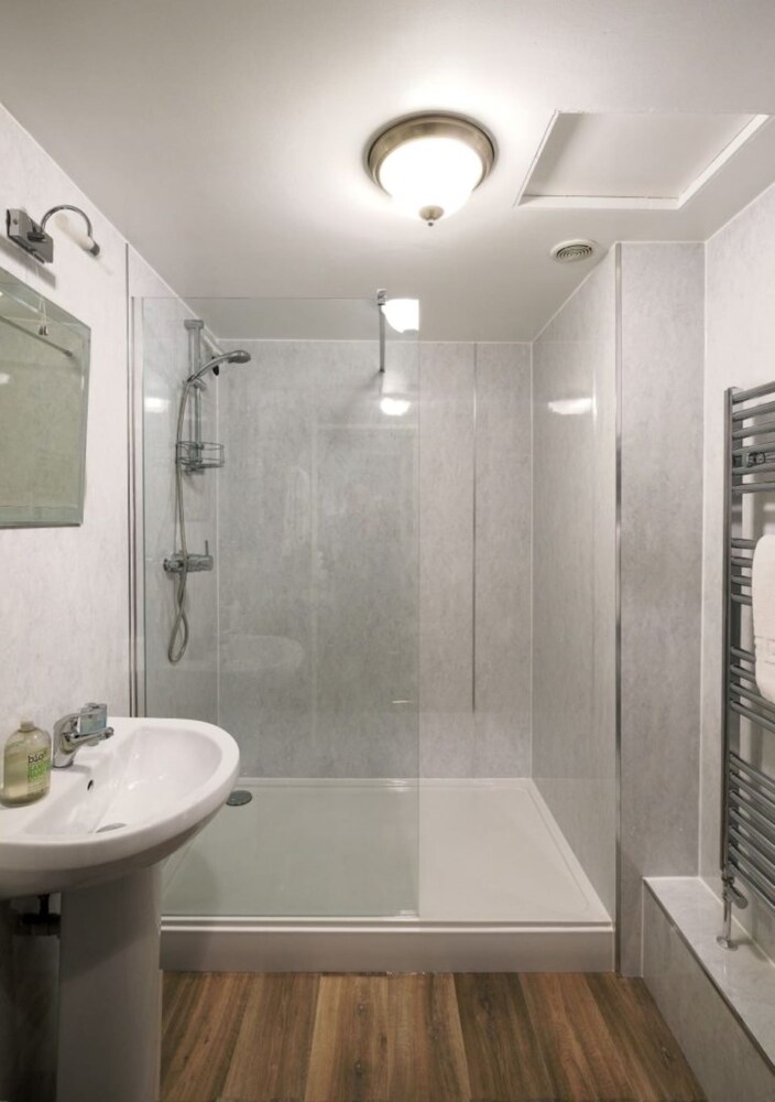 Beachside Suites 18/24