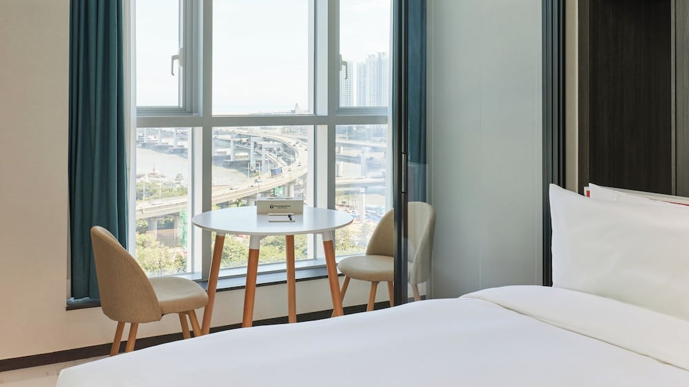 Travelodge Suites Busan Centum 32/68