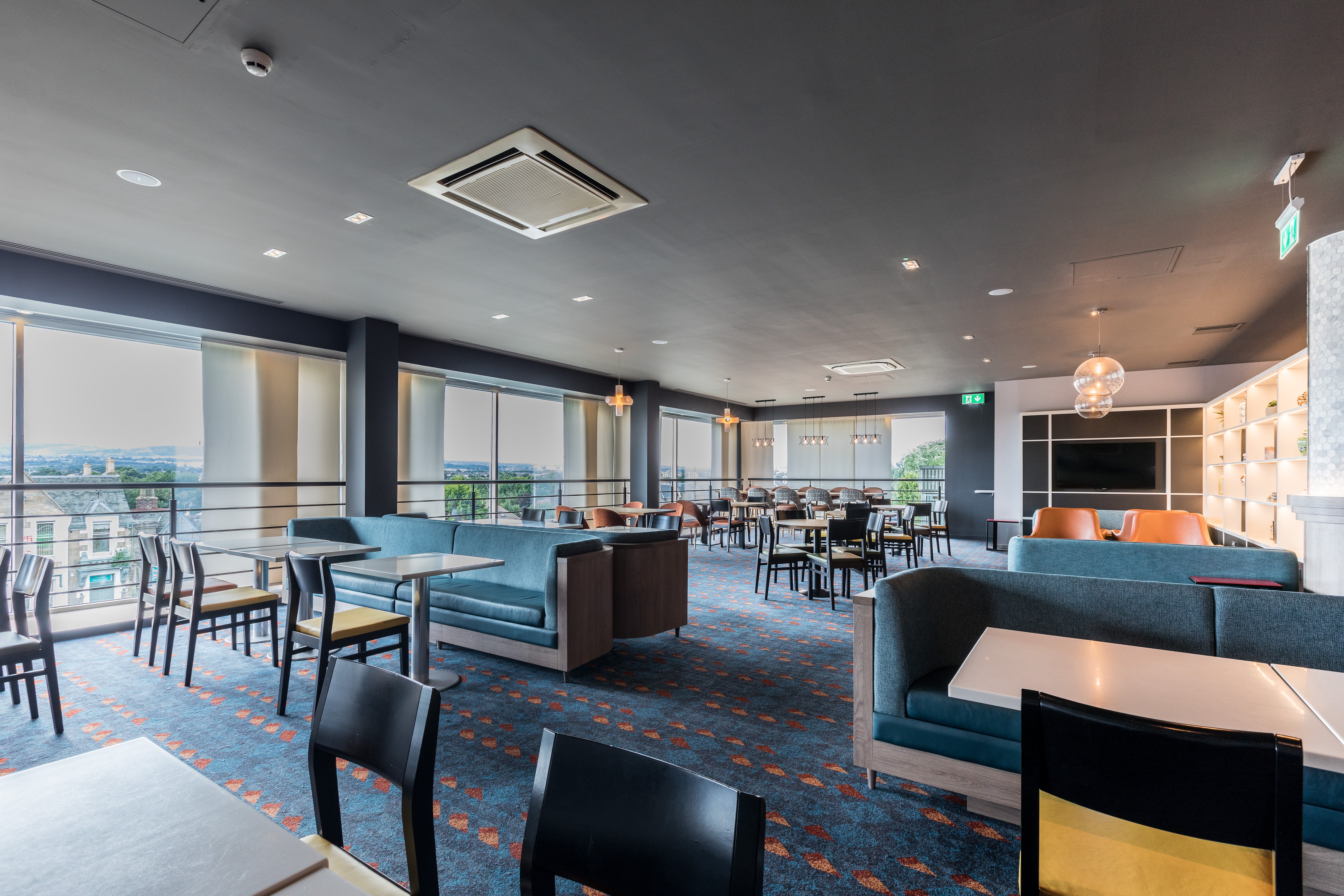 HOLIDAY INN EDINBURGH 57/80