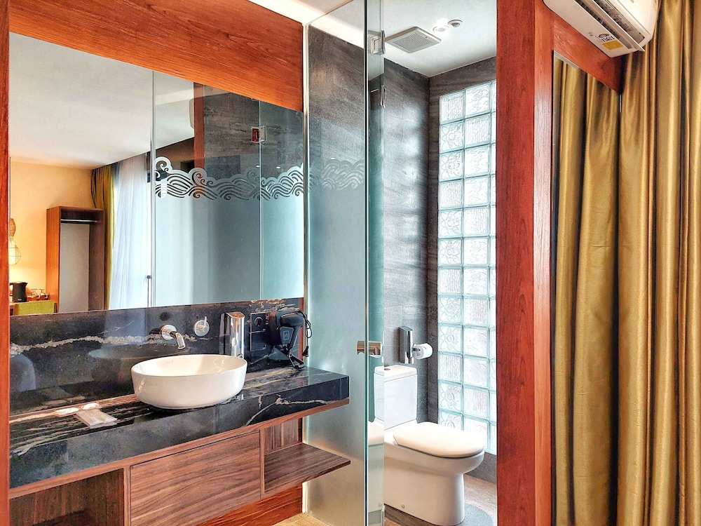 The Batu Hotel & Villas 45/50