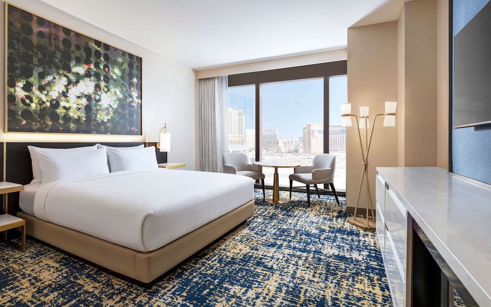 DELUXE, KING BED, PANORAMIC VIEW