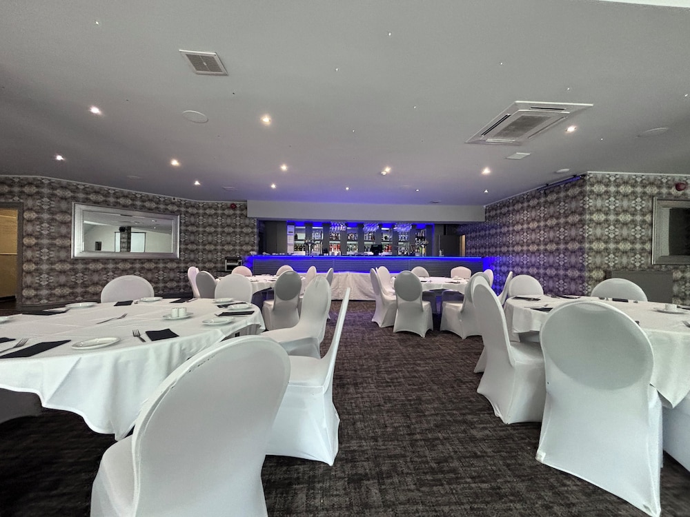 Richmond Park Hotel 56/68