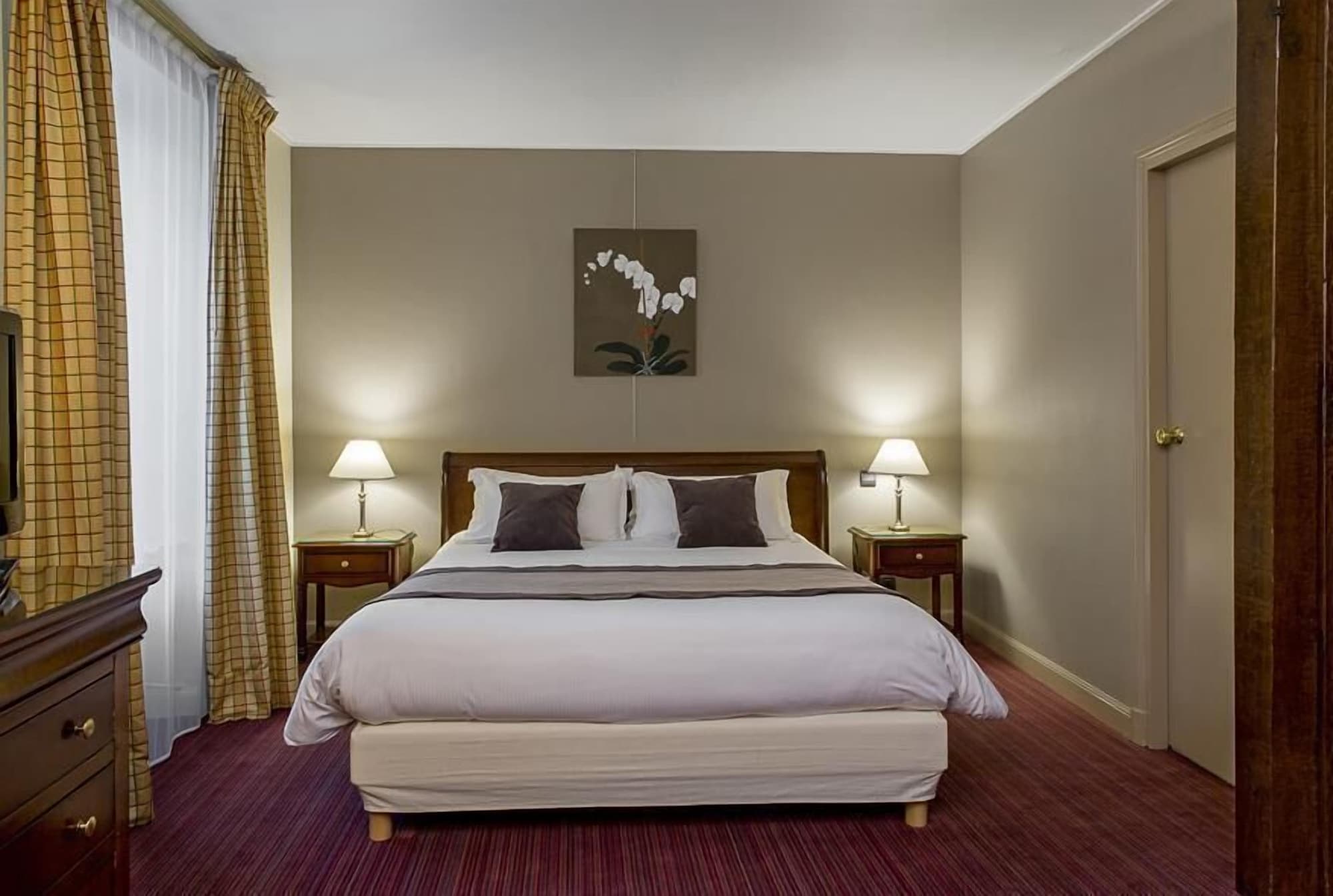 Room at Best Western Grand Hotel De Bordeaux, AURILLAC