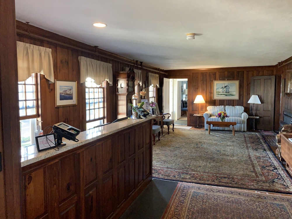 Lighthouse Inn 7/50