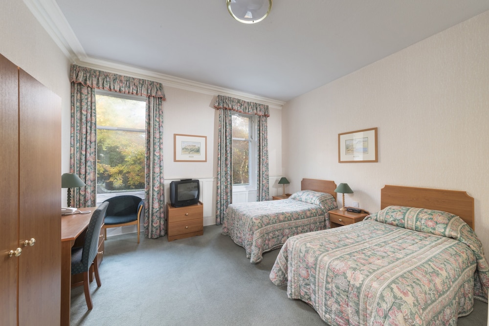 Highland Hotel 18/50