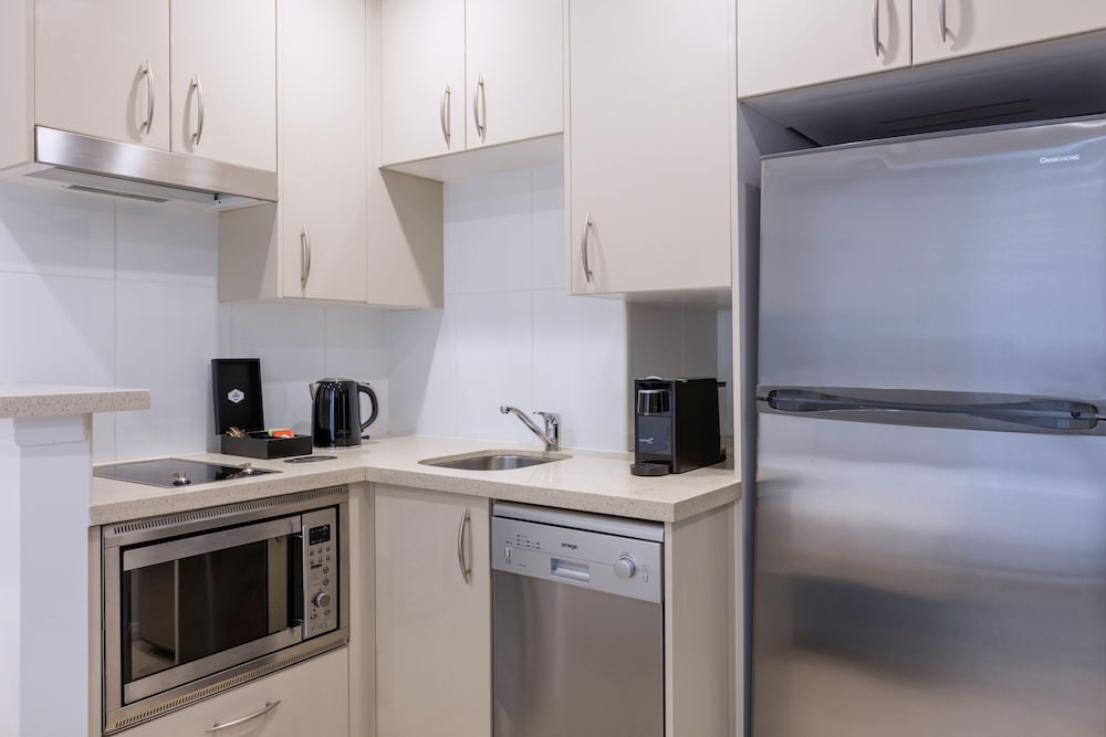 Meriton Suites Pitt Street 60/65