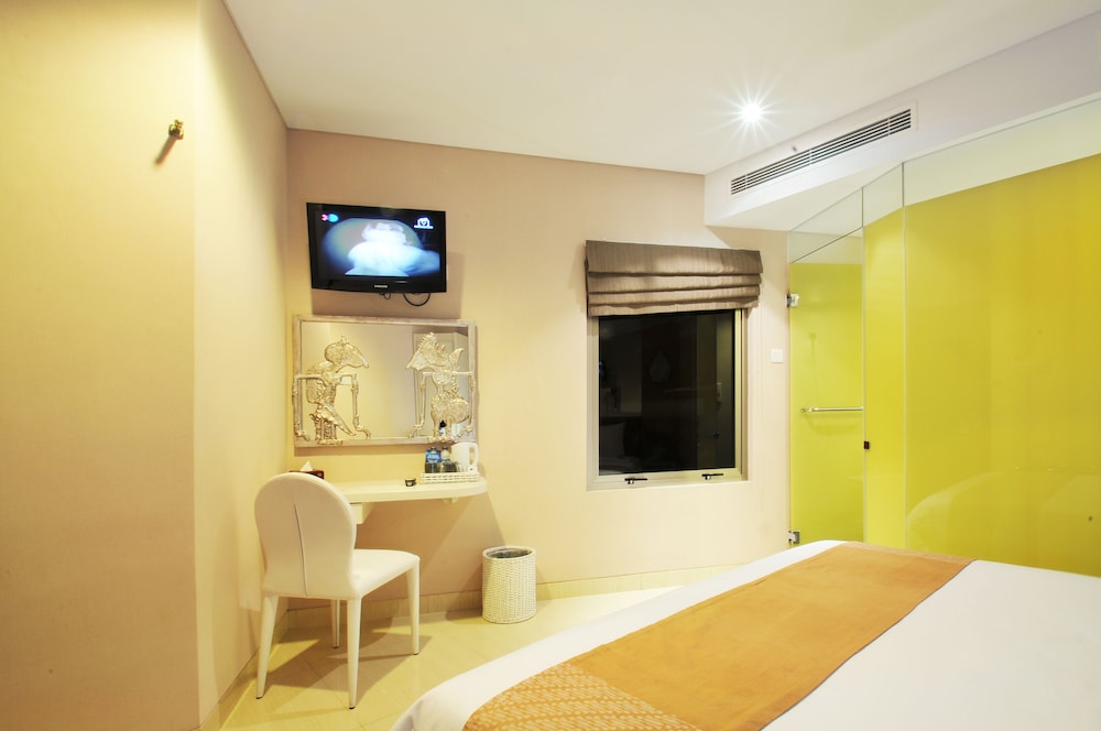 Pyrenees Jogja Hotel 8/26