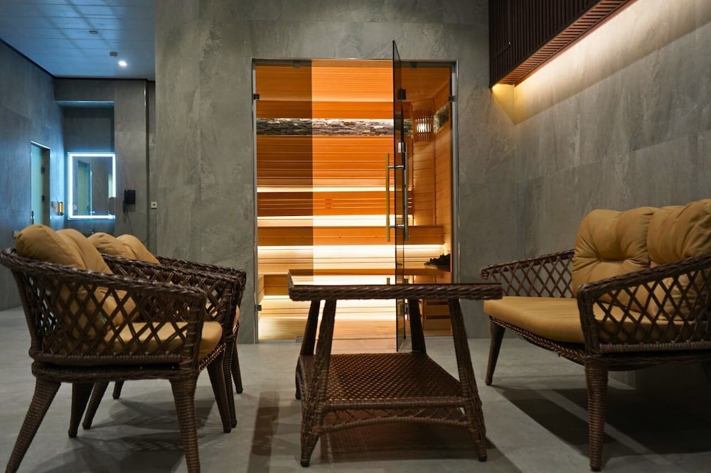 Al Anvar Hotel 43/48
