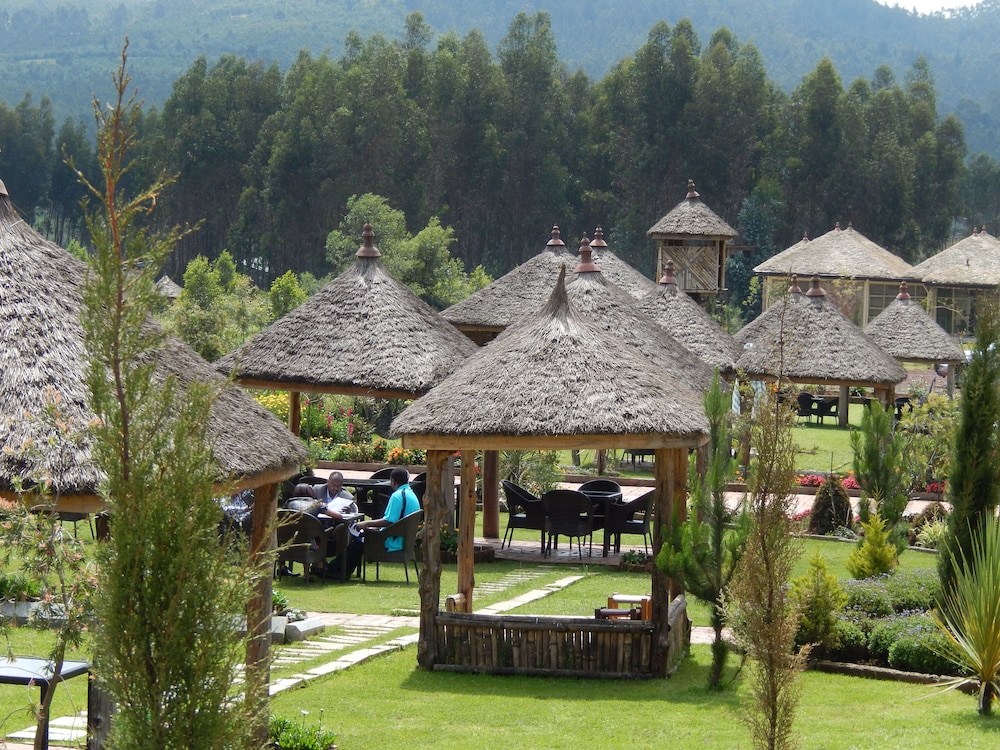 Yaya Africa Athletics Village 2/33