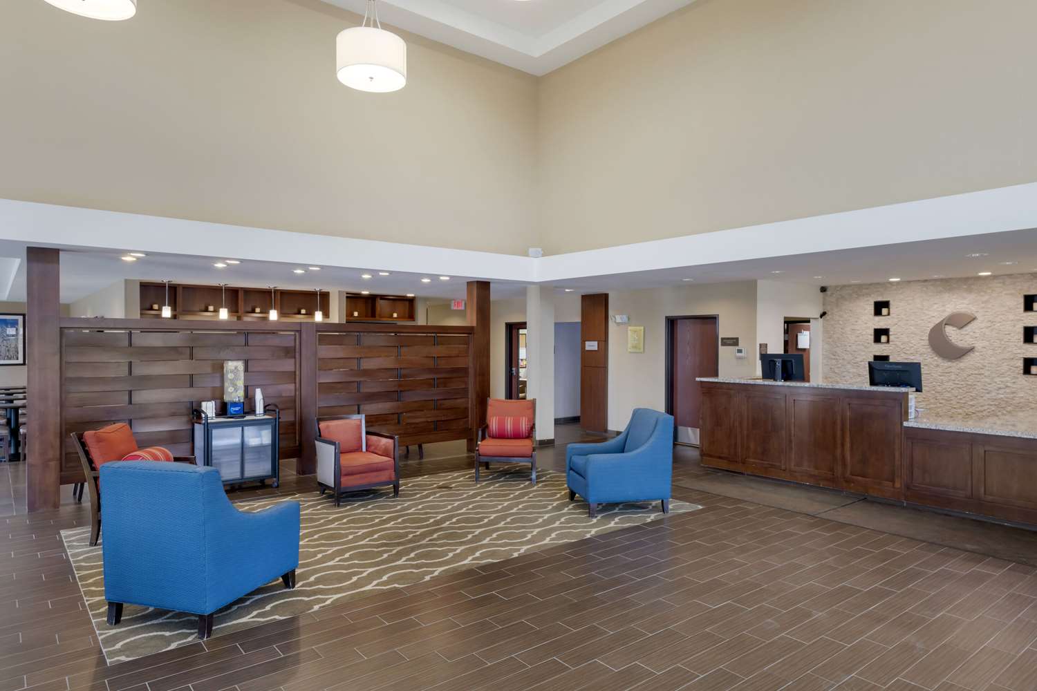 Comfort Suites & Conference Center Worthington MN 2/38