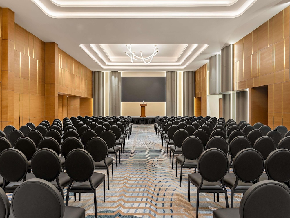 MERCURE ABU DHABI DOWNTOWN 49/58