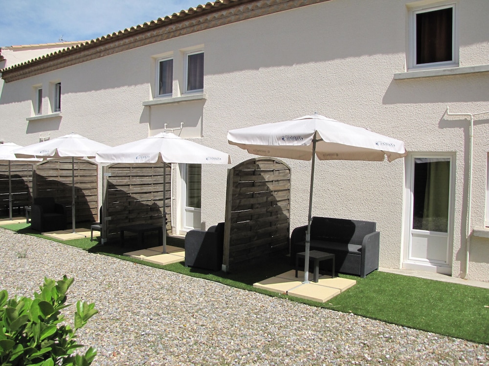 Brit Hotel Bosquet 45/50
