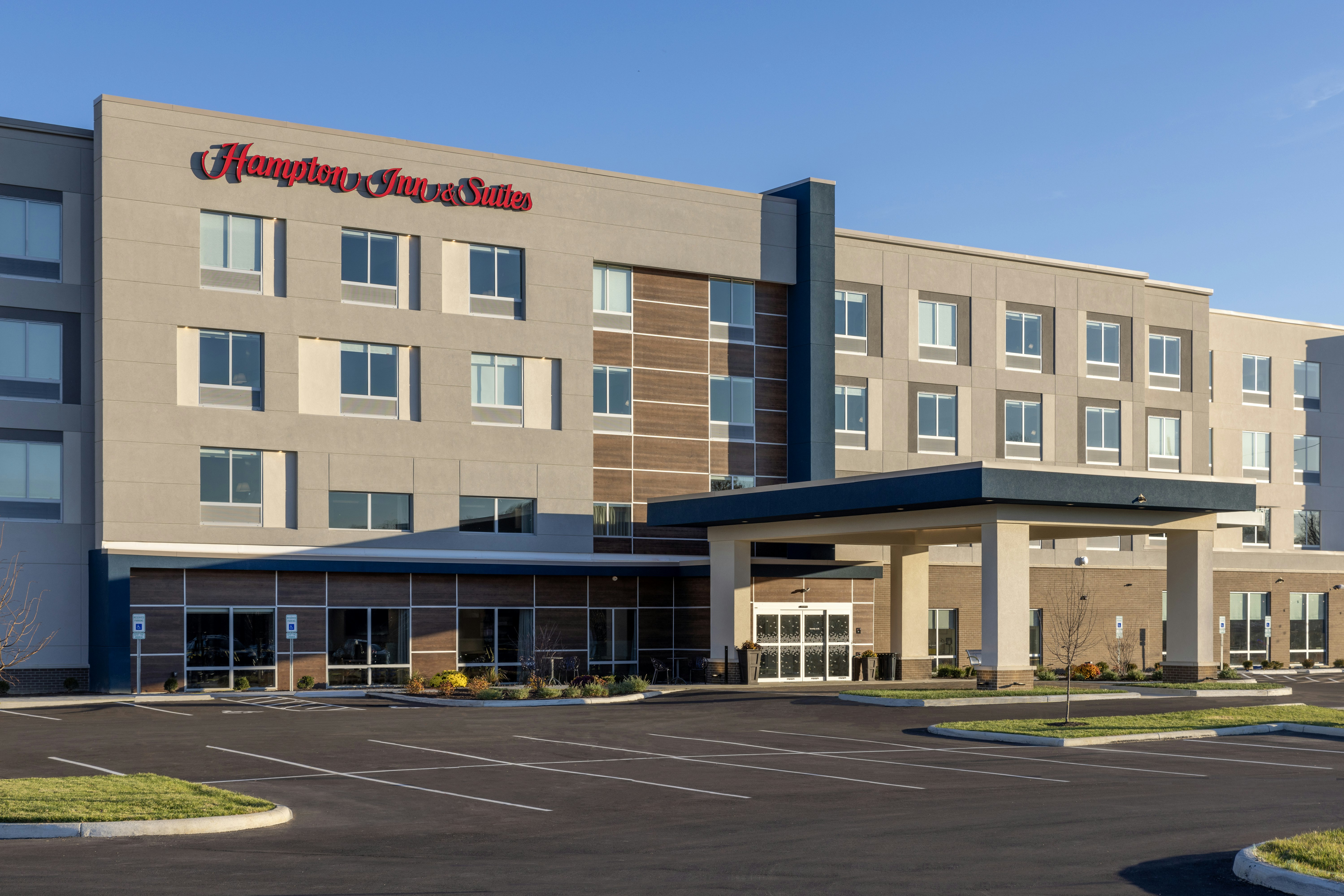 Hampton Inn and Suites Cincinnati West OH 32/36