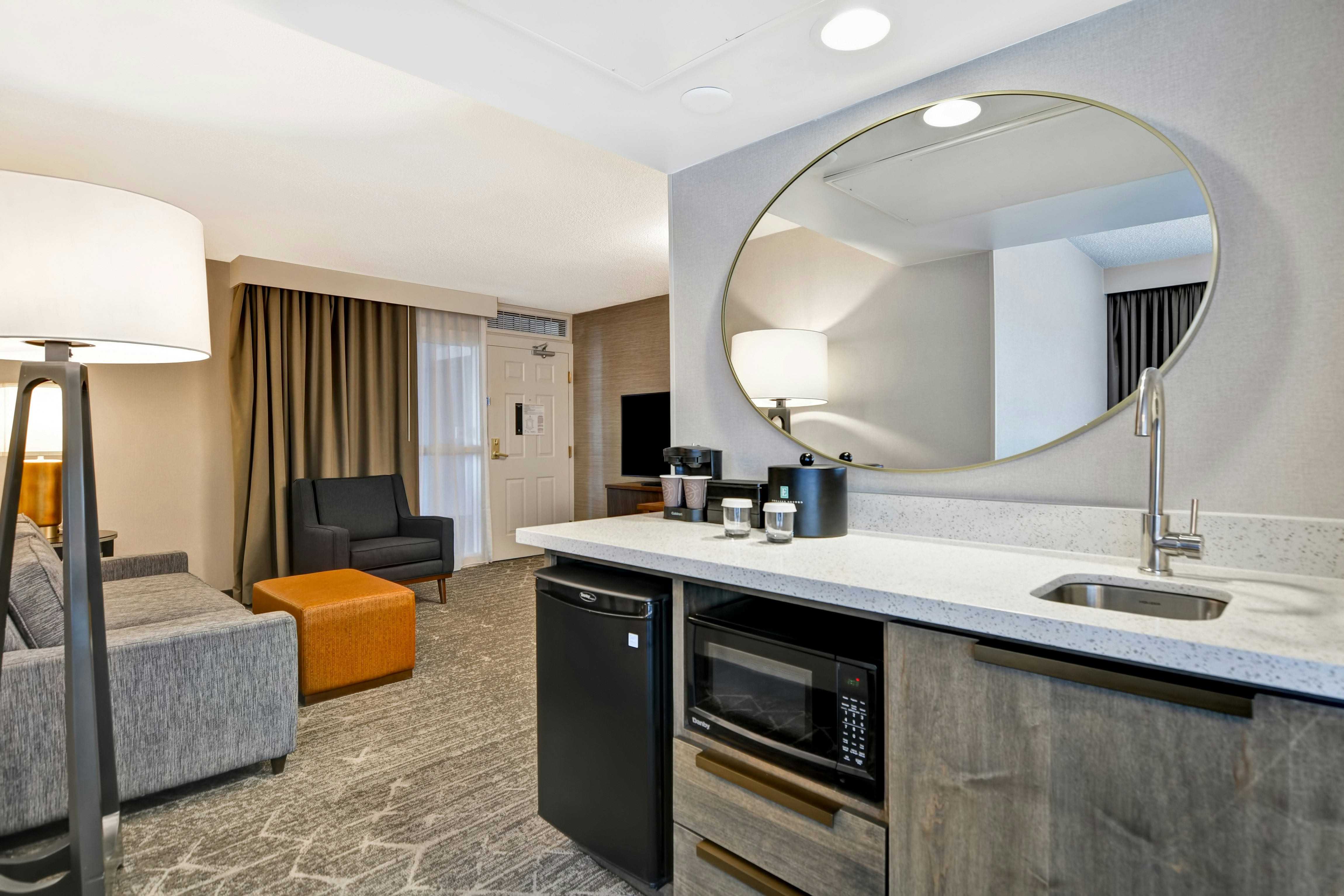 جناح ركني بسرير كينج بغرفة نوم واحدة، Embassy Suites by Hilton Minneapolis Airport 3/3