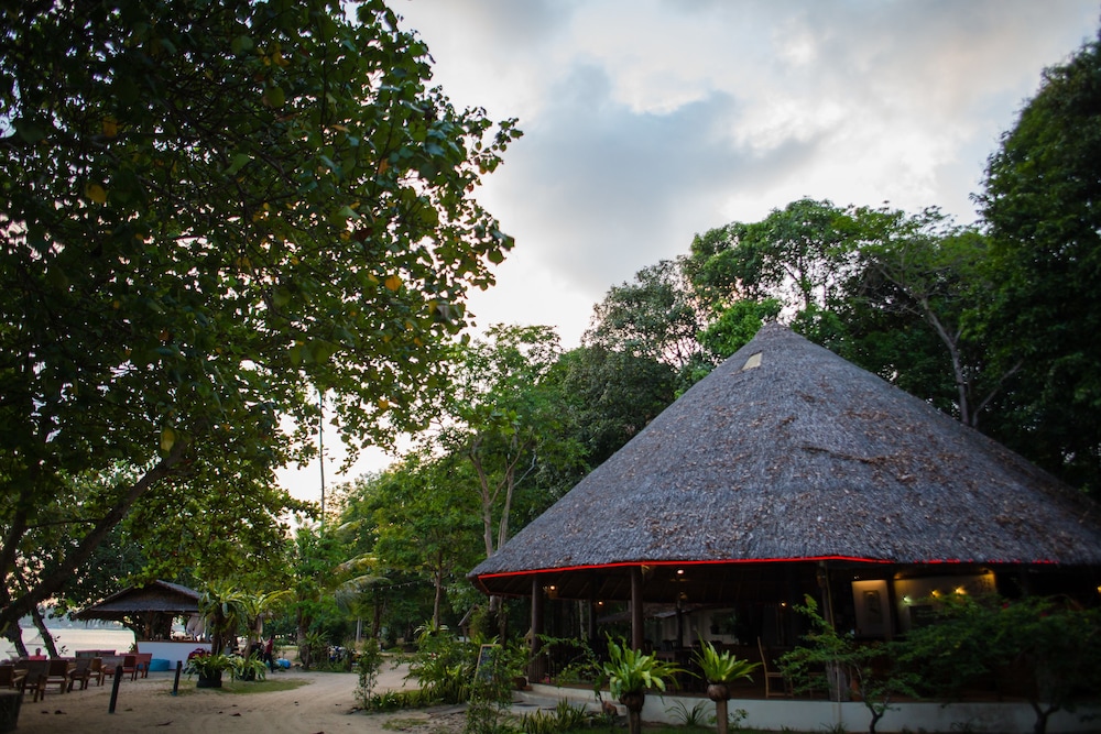 The Tropical Hideaway Kohchang 2/52