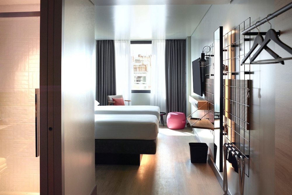 Moxy Athens City 47/66