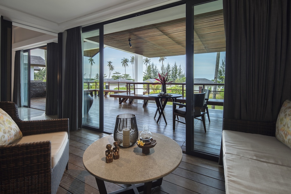 THE RESIDENCE BINTAN 56/73