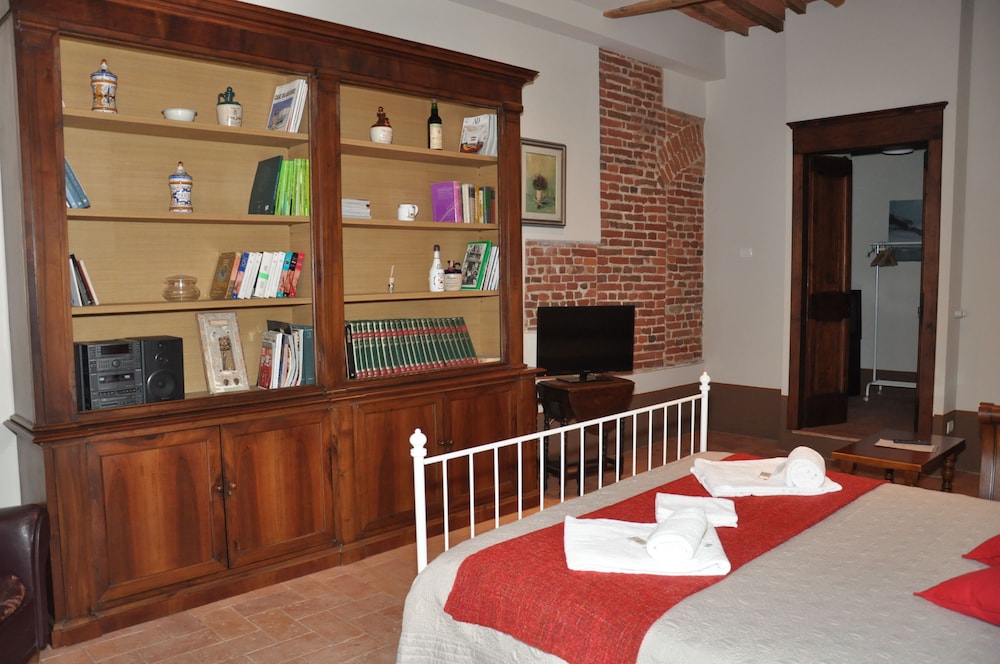 Bed and Breakfast At Home Lucca 15/36