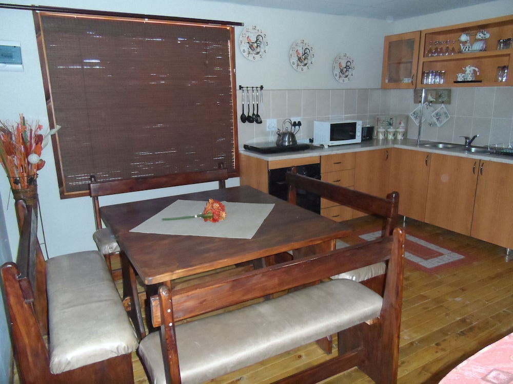 A Cherry Lane Self Catering and B&B 46/50