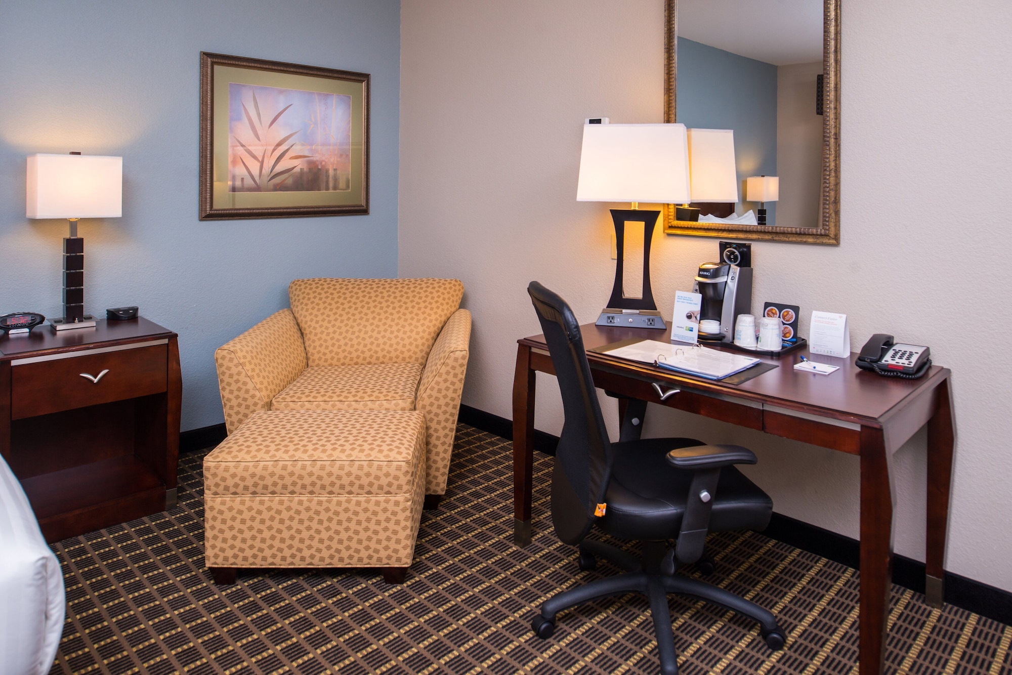 Suite, King Bed, Extra Floor Space