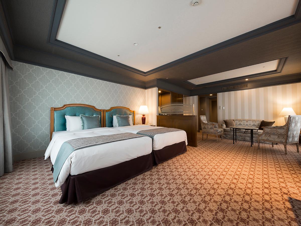 Plus, Junior Suite, Twin Beds, Mountain View