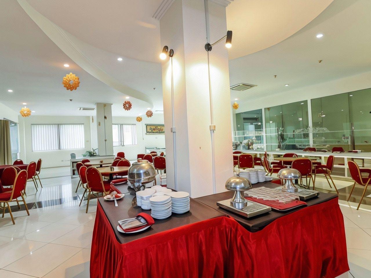 UNY HOTEL 13/24