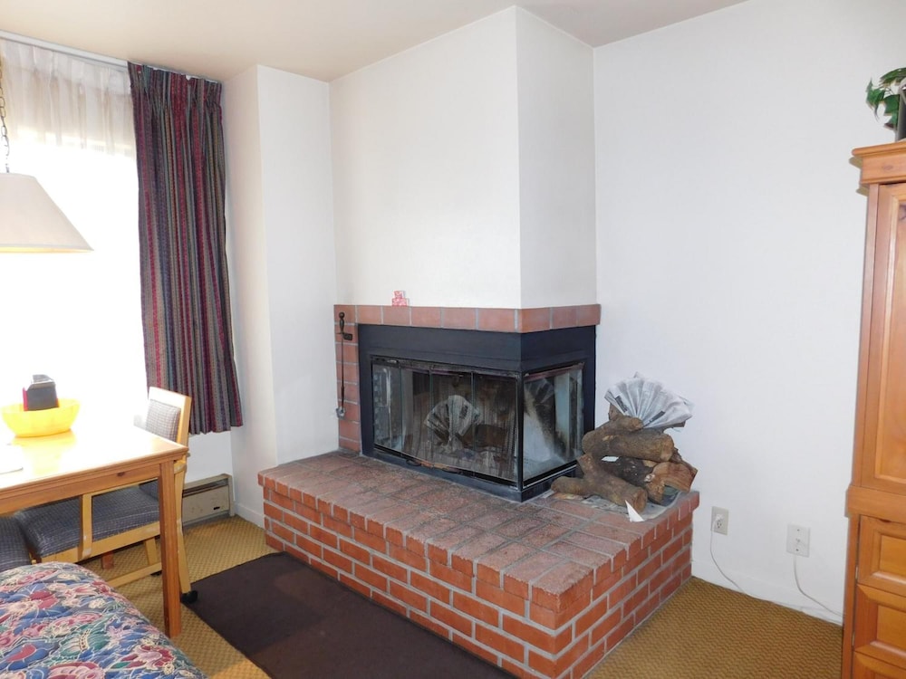 Pacific Gardens Inn 15/64