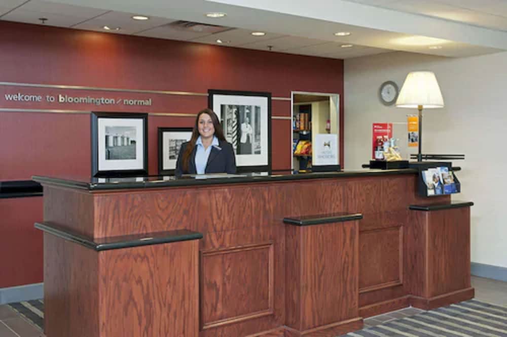 Hampton Inn Suites Bloomington Normal 10/48