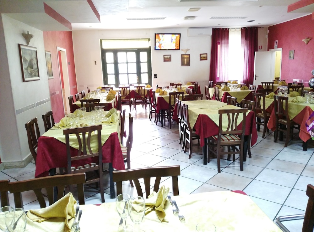 Hotel Ristorante La Mimosa 35/50