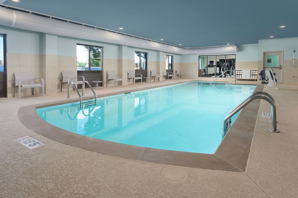 Holiday Inn Express Hotel & Suites Tullahoma 1/47