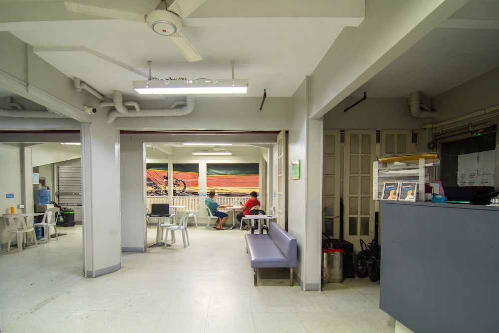 ARK Hostel City Center Manila 28/36