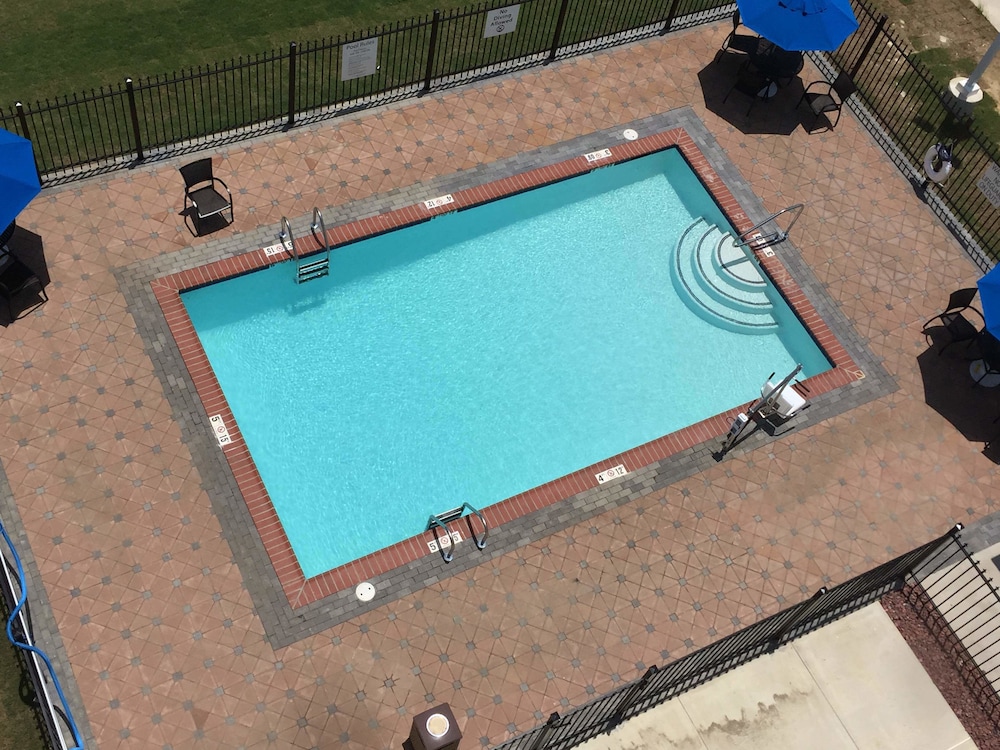 Holiday Inn Express Slidell 42/73