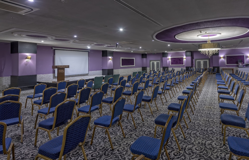 Lake & Riverside Hotel & Spa 33/41