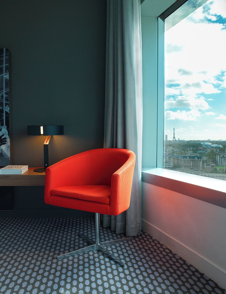 Melia Paris La Defense 52/73
