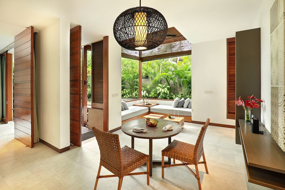 The Elysian Boutique Villa Hotel 30/50